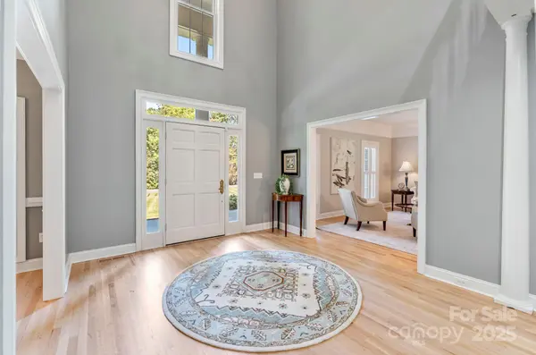 1721 White Pond LN, Waxhaw, NC 28173