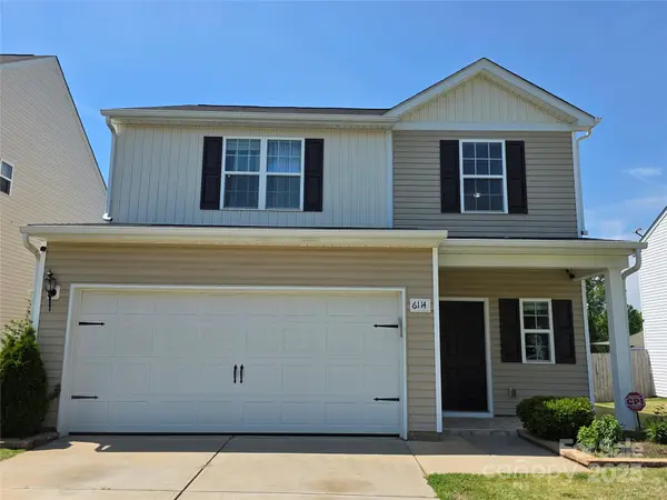 6114 Paw Village RD, Charlotte, NC 28214