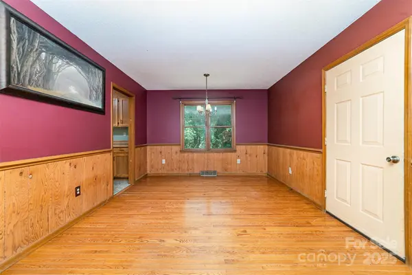 154 Seven Oaks LN, Statesville, NC 28677