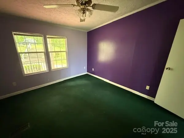 257 River Crest DR, Flat Rock, NC 28731