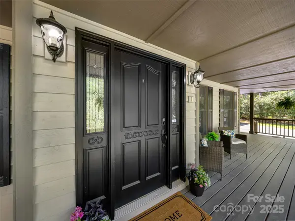 4 Waldrup Trace RD, Fletcher, NC 28732
