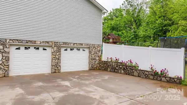 2325 Merts WAY SE, Hudson, NC 28638