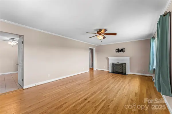 1125 Windy Acres ST, Morganton, NC 28655