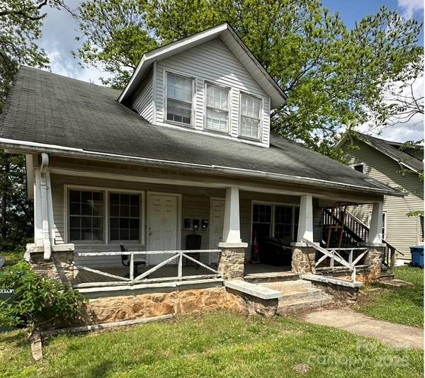 315 2nd AVE SE, Hickory, NC 28602