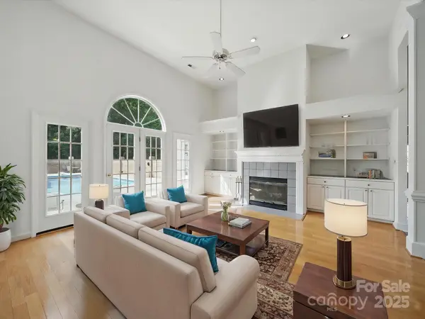 1340 Canter LN, York, SC 29745