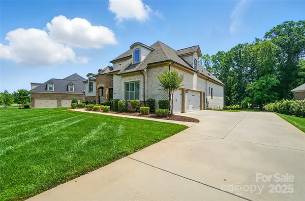 300 Wheatberry Hill DR, Weddington, NC 28104