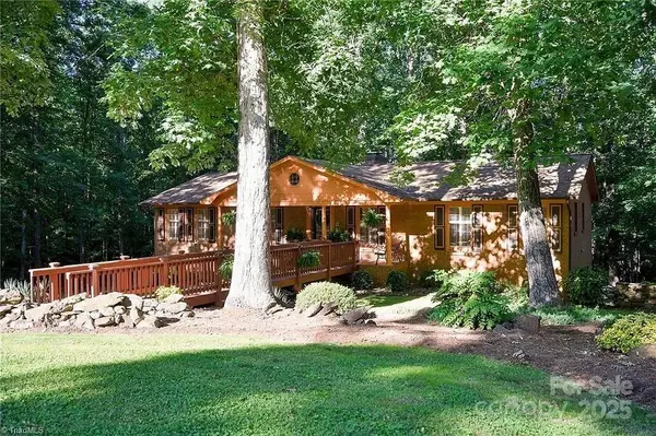 12 Echoview CIR, Lexington, NC 27292