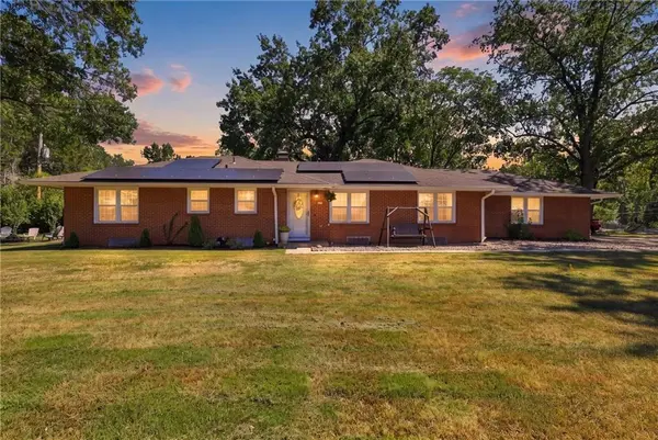 10921 Blue River RD, Kansas City, MO 64131