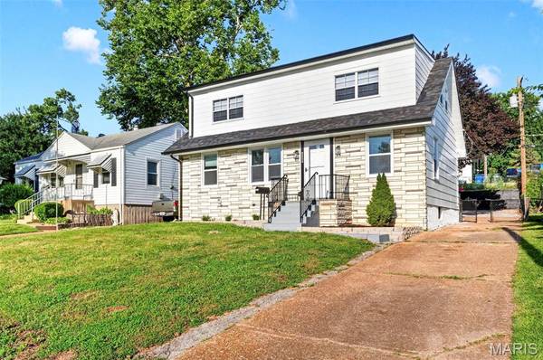 4508 Saint Leo LN, St Ann, MO 63074