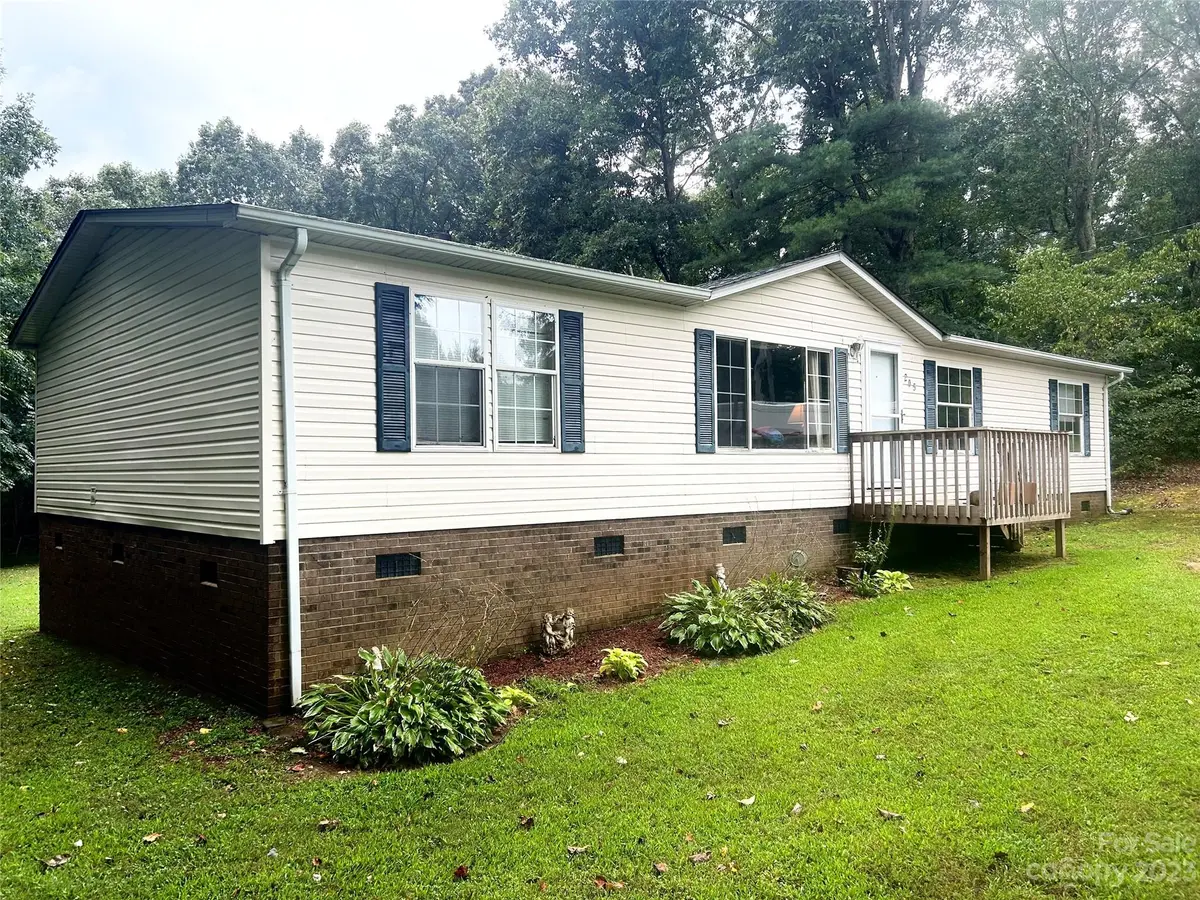 205 Bethlehem School RD, Hickory, NC 28601