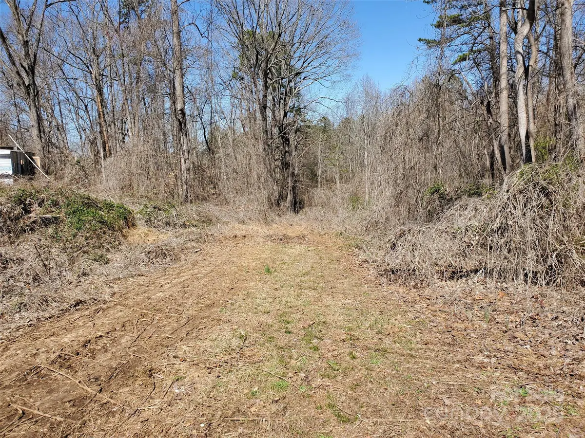 170 Jasmine CIR, Troutman, NC 28166