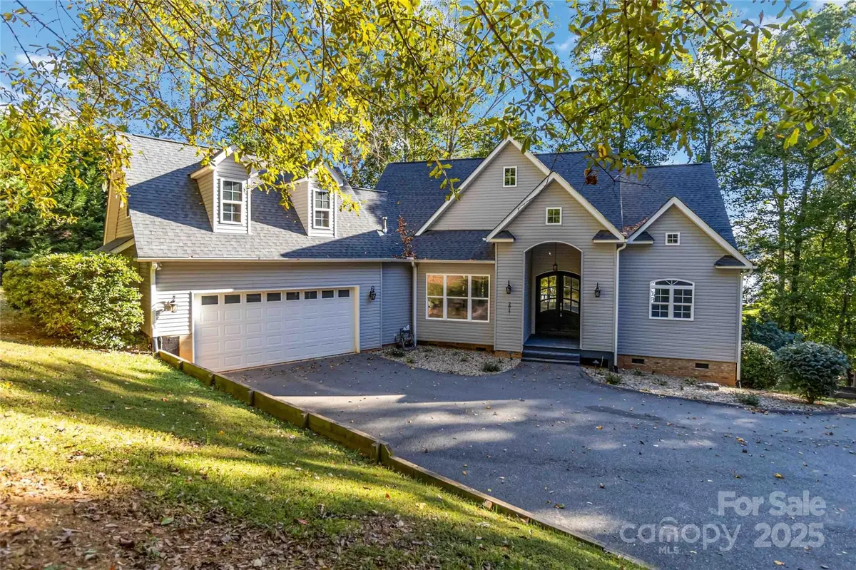 2817 Lakefront DR, Belmont, NC 28012