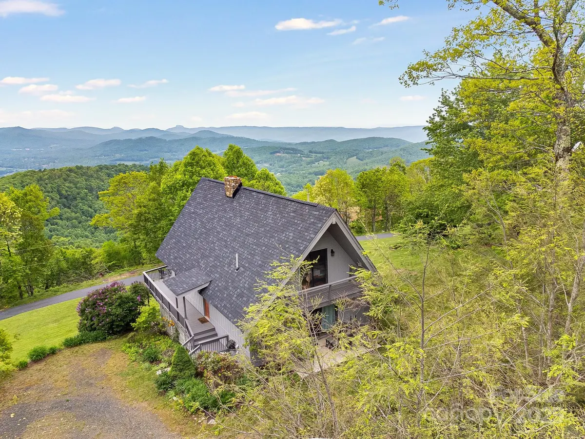 871 Rich Knob RD, Little Switzerland, NC 28749