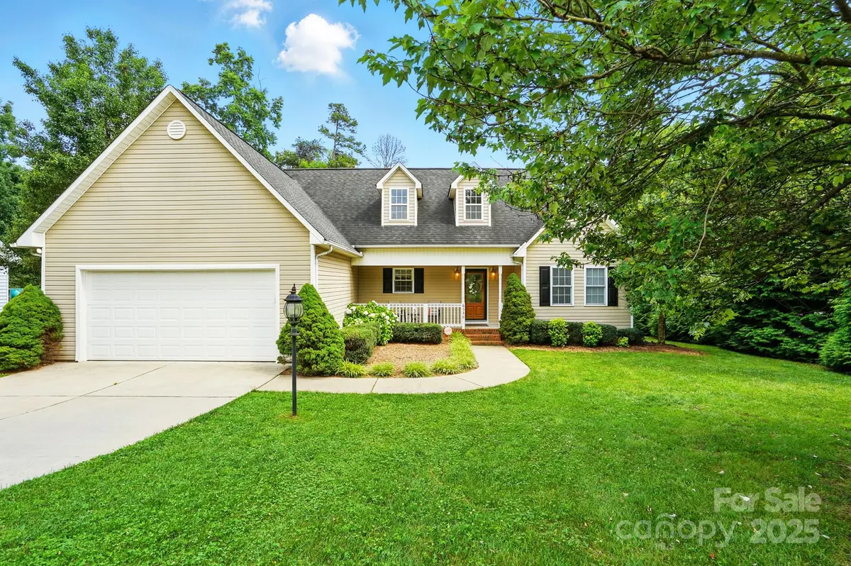 6530 Fly A Way DR, Denver, NC 28037