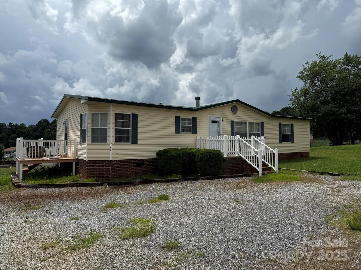 5125 Goldfinch CT, Granite Falls, NC 28630