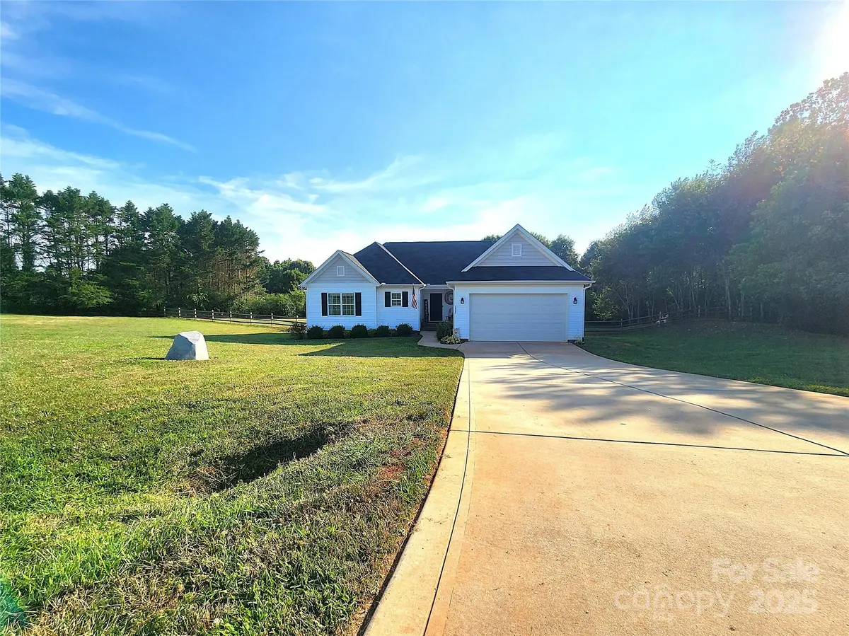2805 Eagle DR, Lincolnton, NC 28092