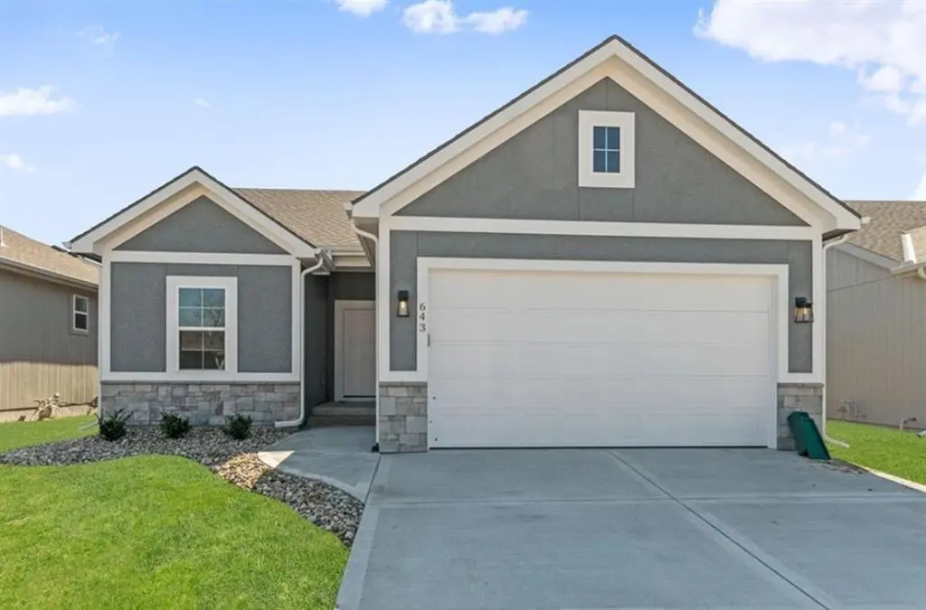 515 NW 110th ST, Kansas City, MO 64155