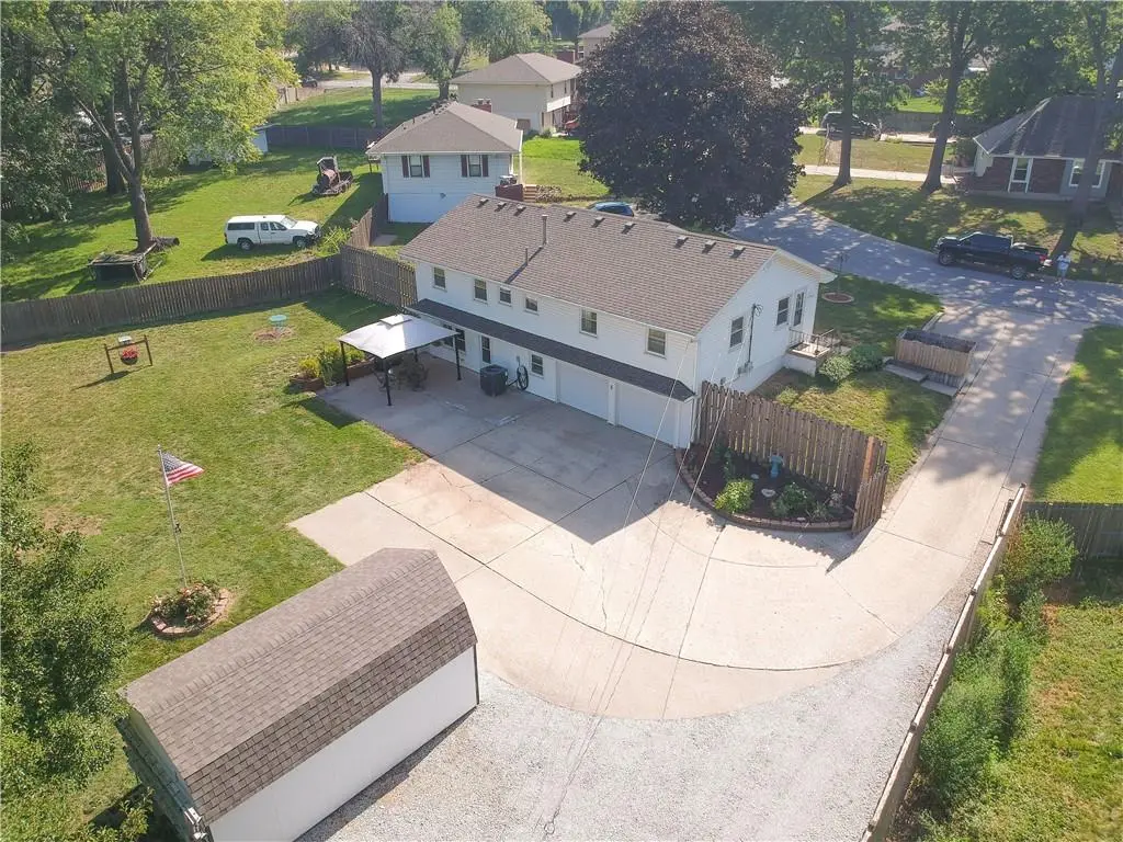 727 NW 6th ST, Blue Springs, MO 64014