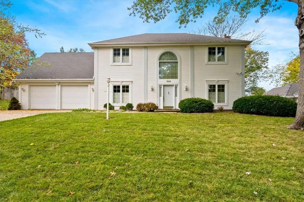 5114 Briarwood LN, St Joseph, MO 64506