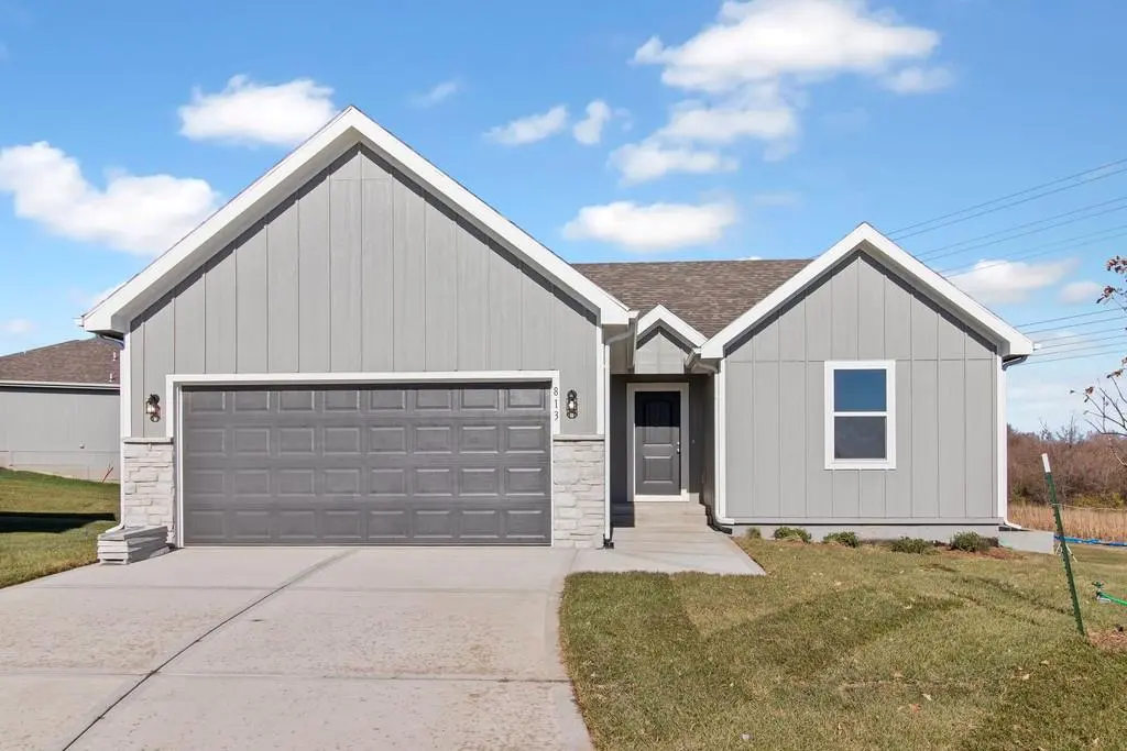813 Shane CT, Belton, MO 64012