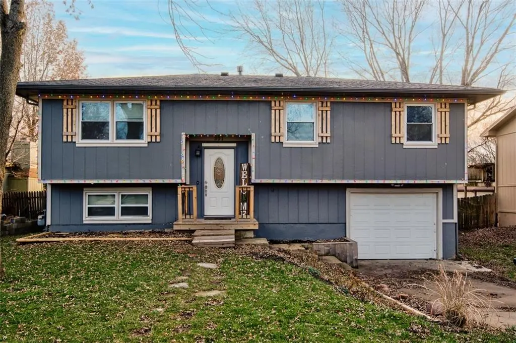 301 W Martin ST, Edgerton, KS 66021