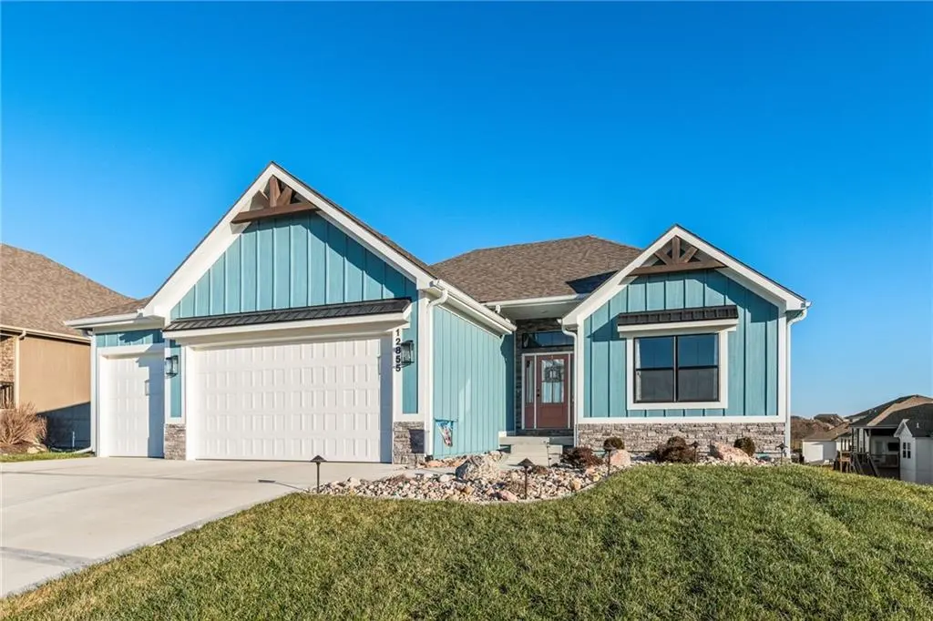 12855 N Champanel WAY, Platte City, MO 64079
