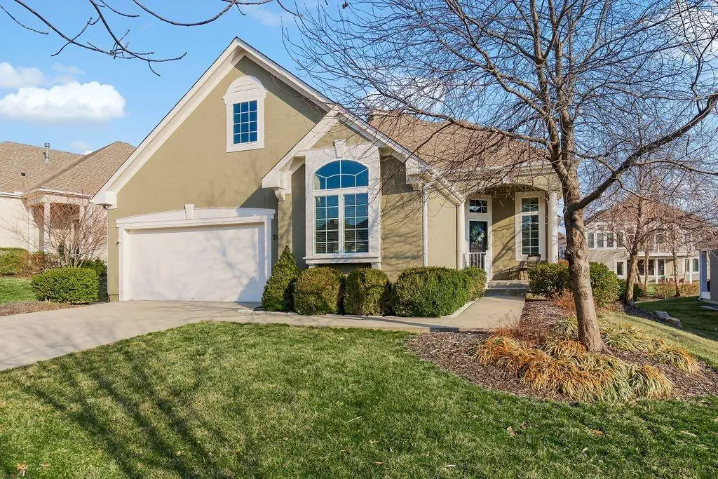 14210 W 117th ST, Olathe, KS 66062