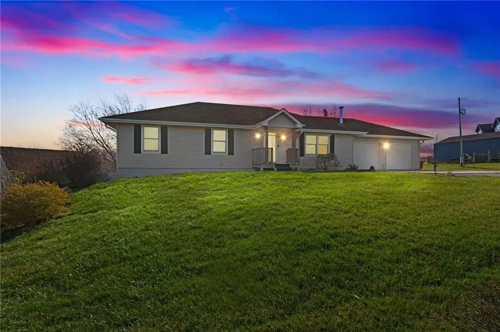 851 1901st RD, Lone Jack, MO 64070