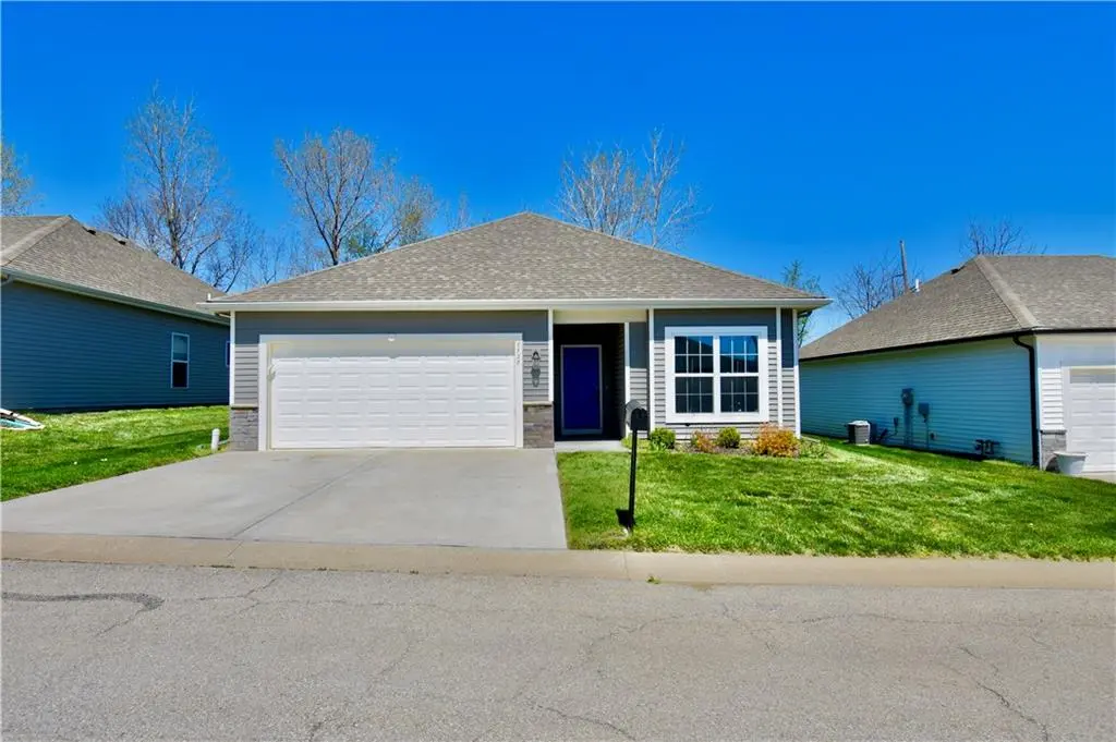 7728 NW 124th ST, Kansas City, MO 64163