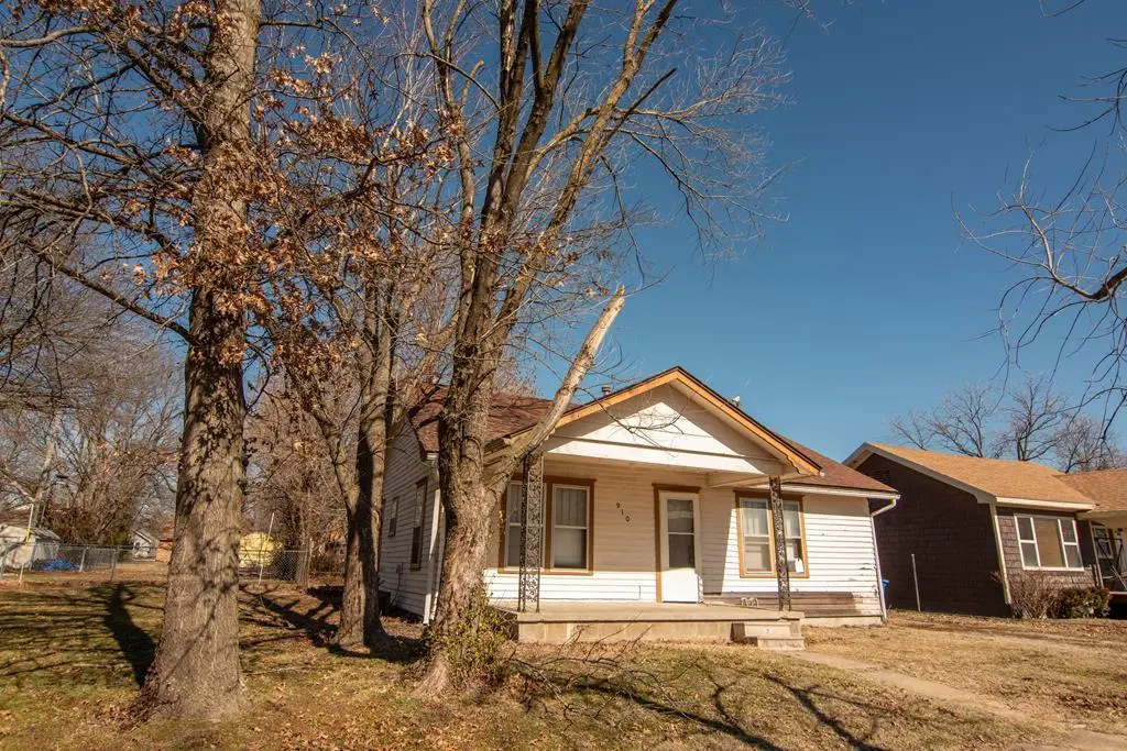 910 W 5th N/A, Coffeyville, KS 67337