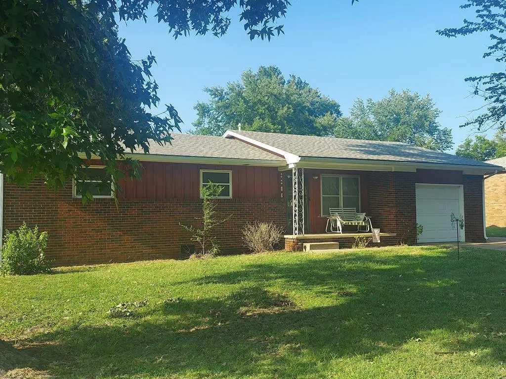 2206 W 1st N/A, Coffeyville, KS 67337