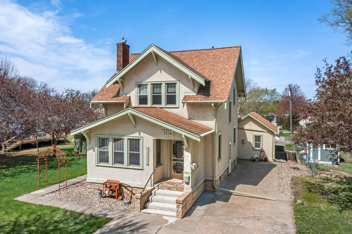 1114 N 6th ST, Mankato, MN 56001