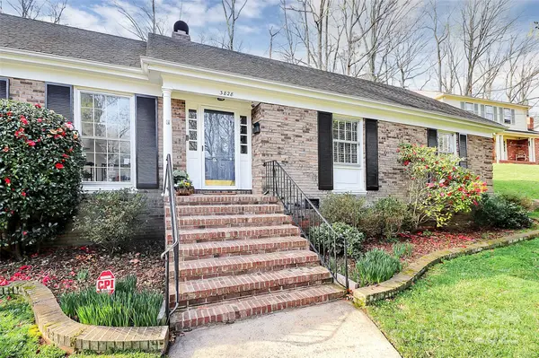 3828 Chandworth RD, Charlotte, NC 28210