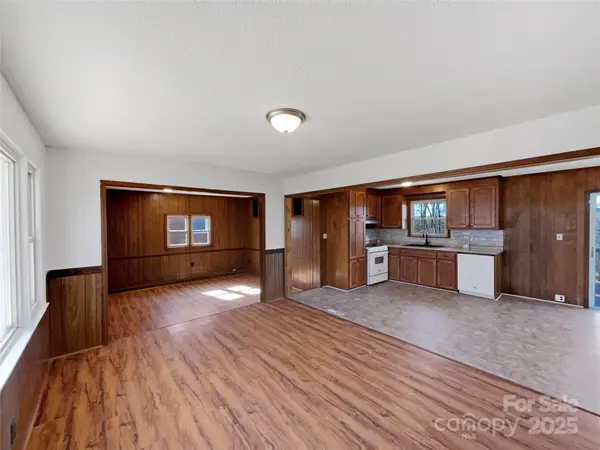 207 Bright AVE, Bessemer City, NC 28016