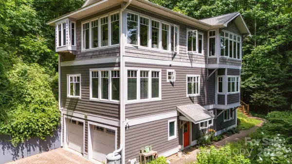 322 Crestview DR,  Black Mountain,  NC 28711