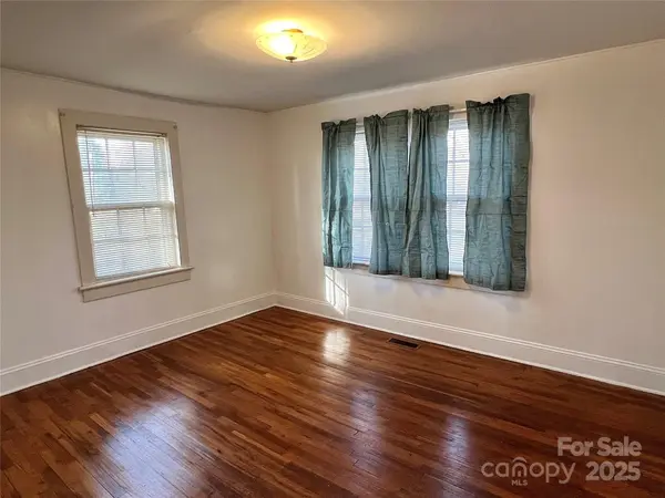 3672 NC HWY 127 HWY Hickory, NC 28602