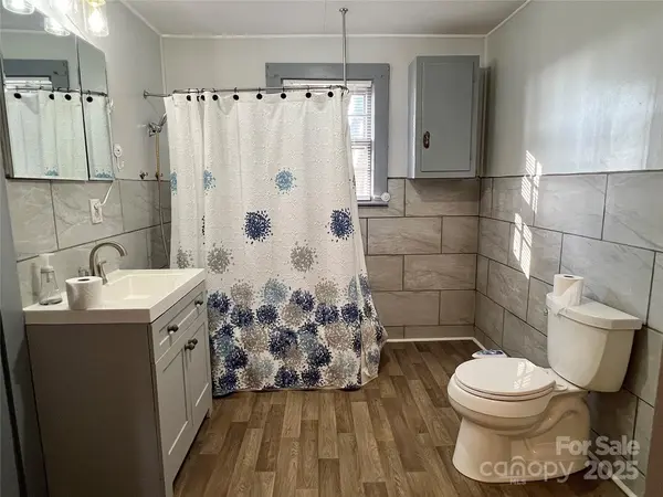 3672 NC HWY 127 HWY Hickory, NC 28602