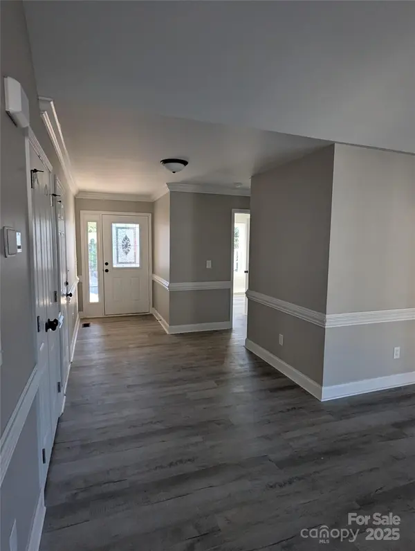 4166 Saltwood DR, Hickory, NC 28602