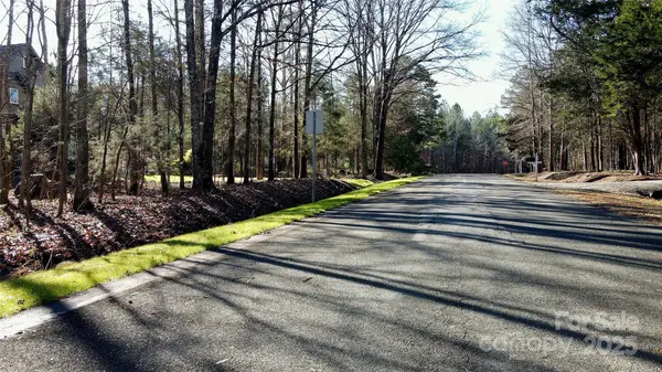 9608 Regent DR, Davidson, NC 28036