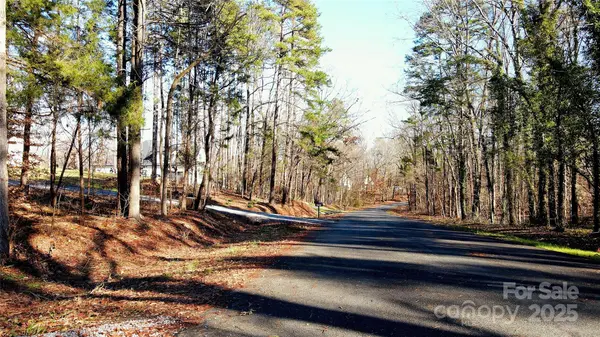 9608 Regent DR, Davidson, NC 28036