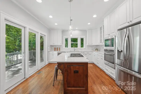 545 Dilworth Mews CT, Charlotte, NC 28203