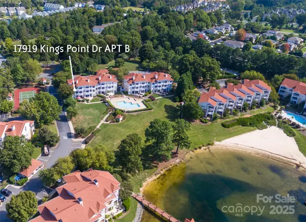 17919 Kings Point DR, Cornelius, NC 28031
