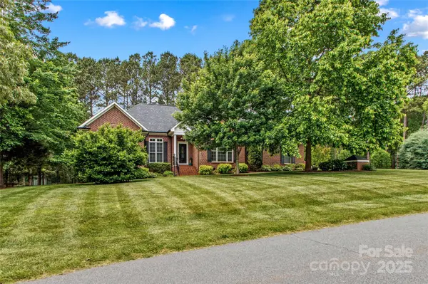 4159 Isle Of Pines DR, Denver, NC 28037