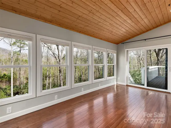 9 Kit CT, Fletcher, NC 28732