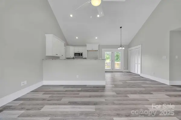 2338 Ellen ST, Granite Falls, NC 28630
