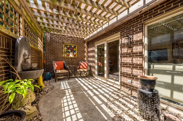 217 W 8th ST, Charlotte, NC 28202