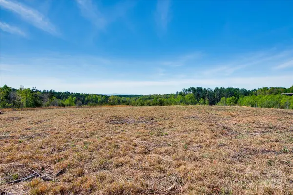 2660 Playmore Beach RD, Lenoir, NC 28645