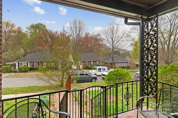 24 Enka Orchard ST, Candler, NC 28715