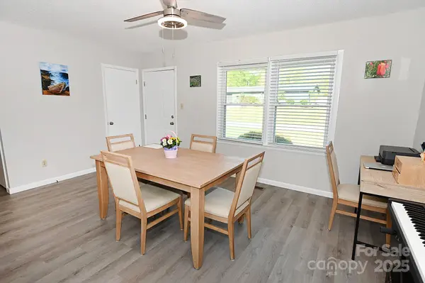 2263 Starbrooke DR, Newton, NC 28658