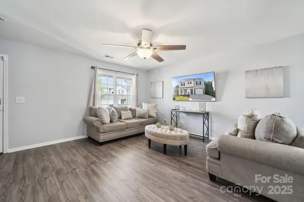 509 Ellingsworth LN, Charlotte, NC 28214
